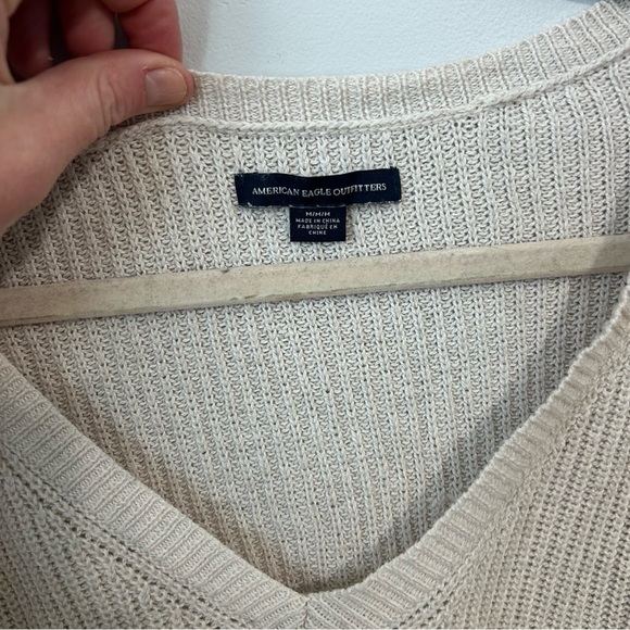 American Eagle Outfitters Cream V-Neck Wool Blend Knit Sweater Size Medium - Picture 3 of 7
